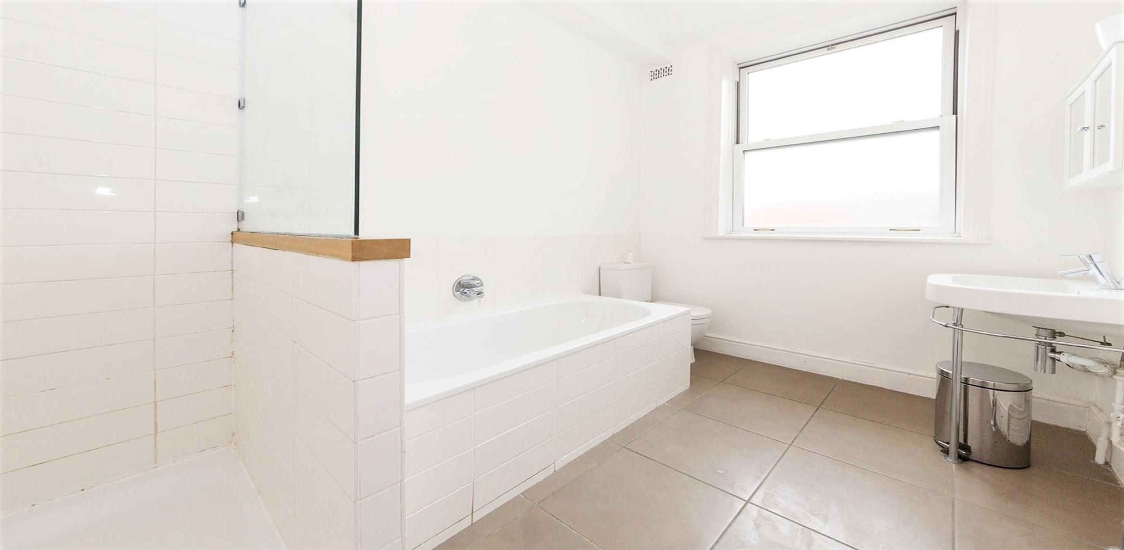 Modern Apartment Dunrobin Court, Hampstead